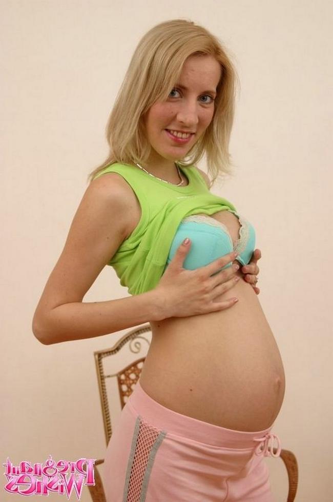 Беременная жена встречает мужа голышом 2 фото