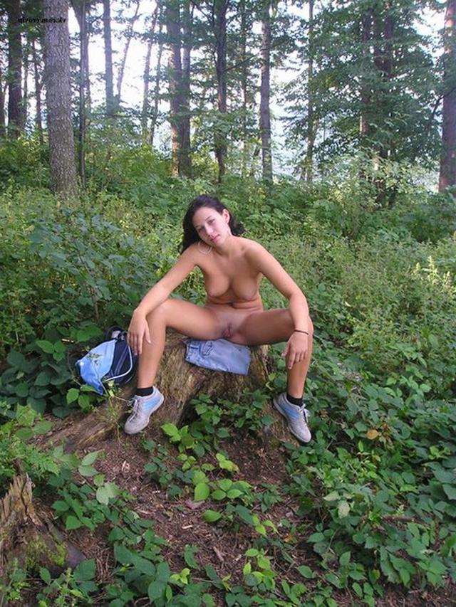 Обнаженная Девушка В Лесу Порно Фото И Секс Фотографии